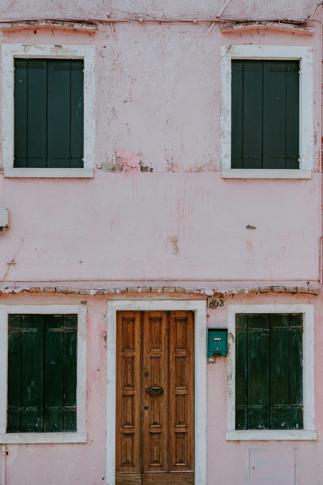 Exterior Paint is Failing 10 Signs Your Exterior Paint is Failing and Why